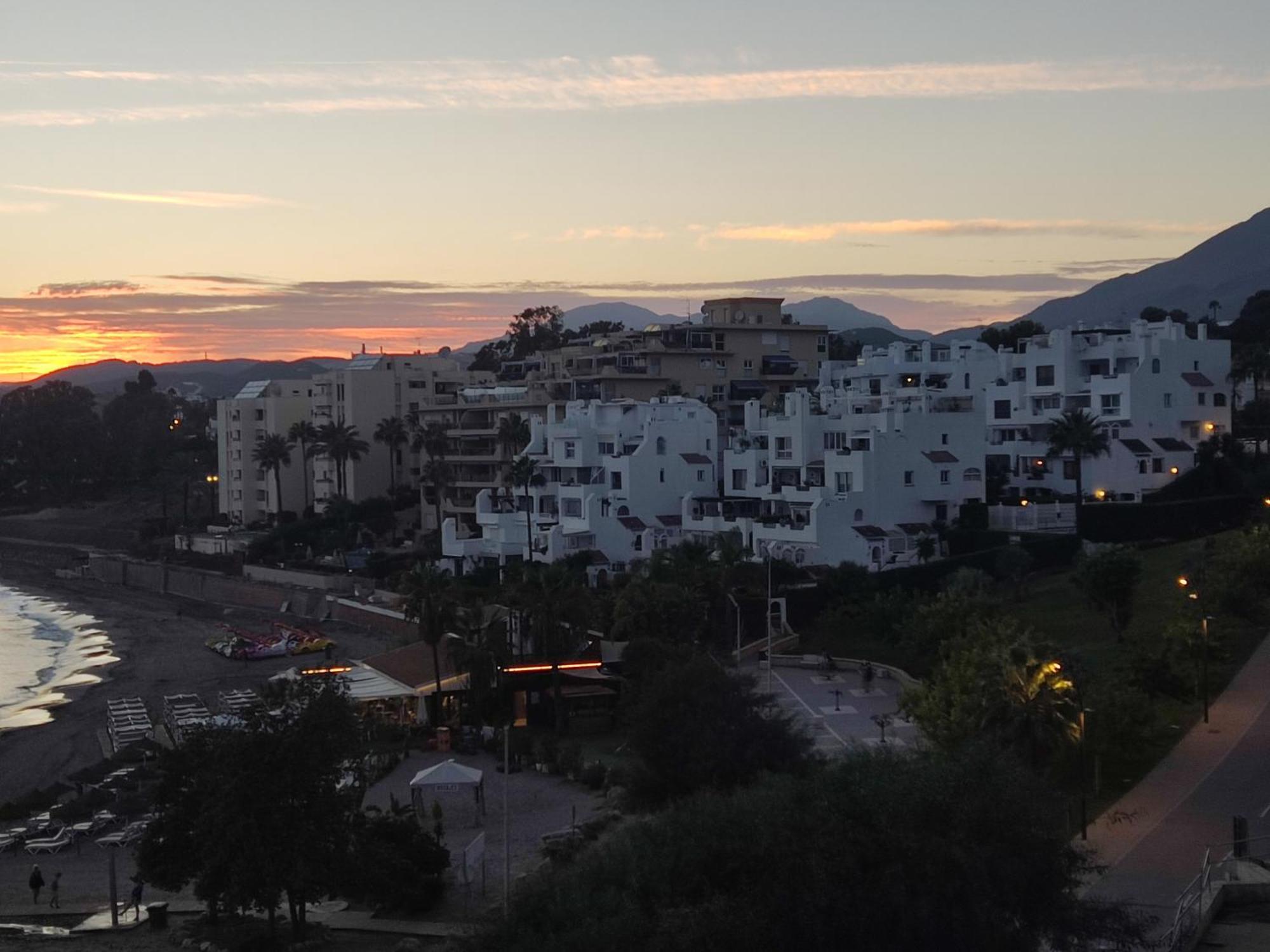 Appartement Front Sea View Penthouse à Estepona Extérieur photo